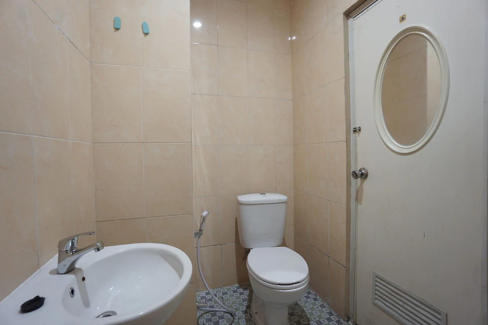 Putri Kesia Rooms by OYO Rooms