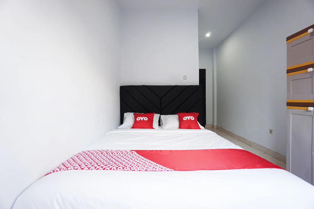 Putri Kesia Rooms by OYO Rooms