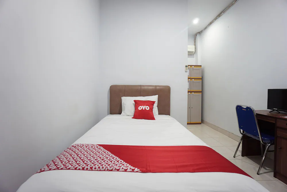 Putri Kesia Rooms by OYO Rooms