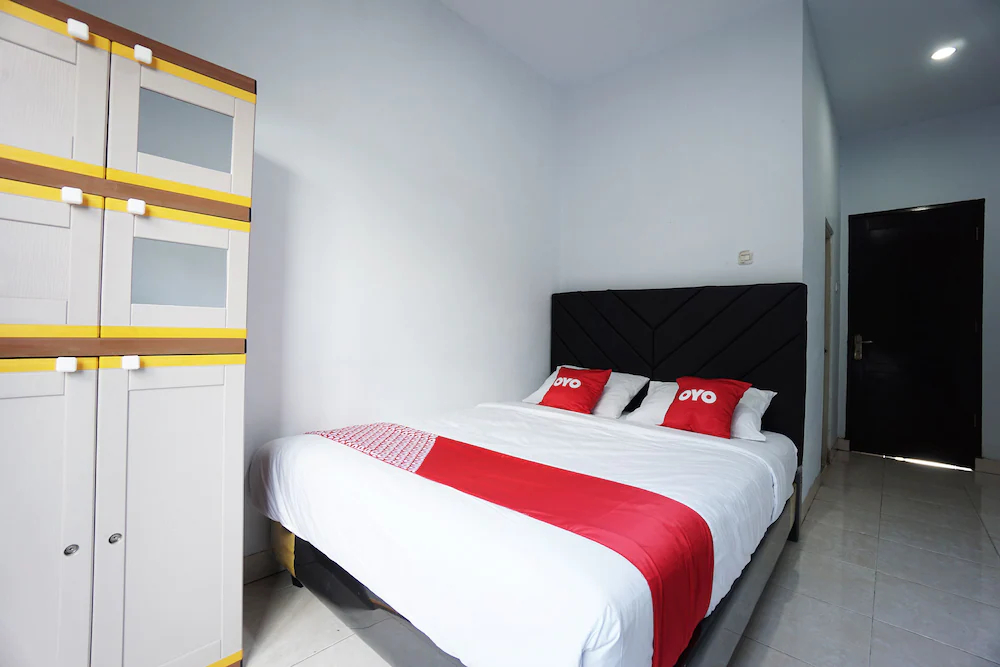 Putri Kesia Rooms by OYO Rooms