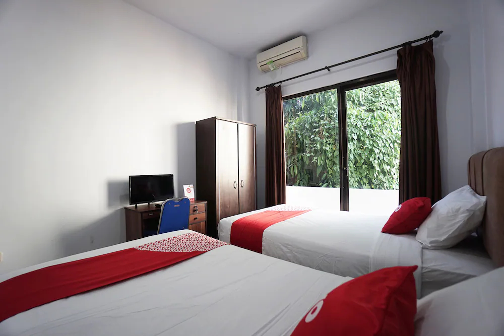 Putri Kesia Rooms by OYO Rooms