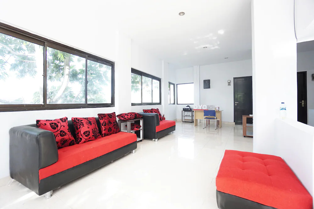Putri Kesia Rooms by OYO Rooms