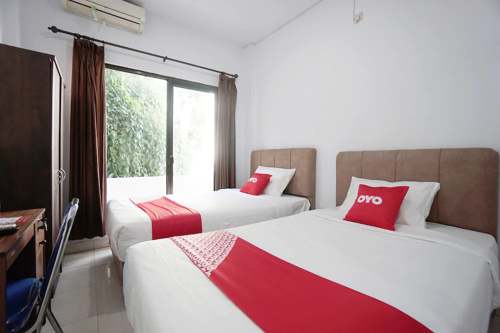 Putri Kesia Rooms by OYO Rooms