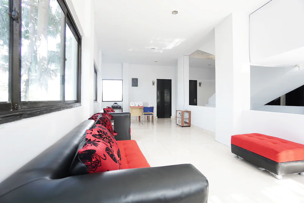 Putri Kesia Rooms by OYO Rooms