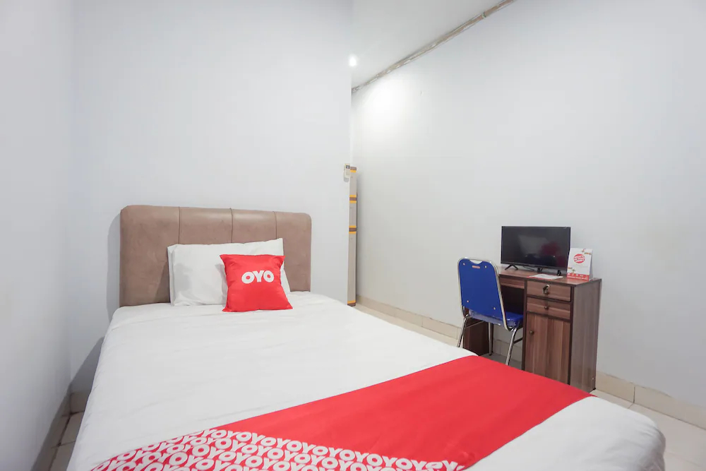 Putri Kesia Rooms by OYO Rooms
