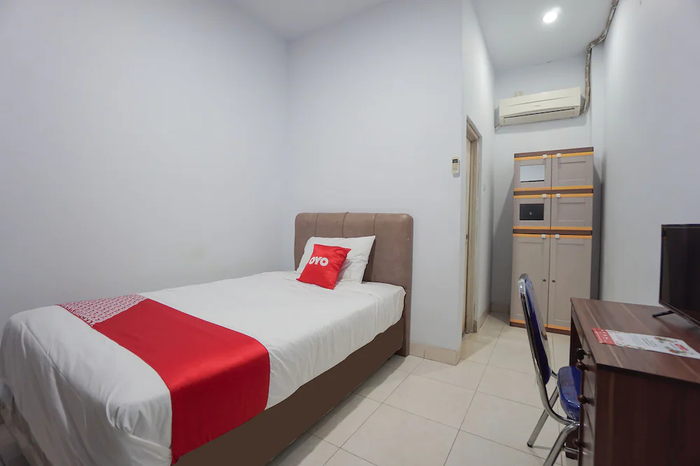 Putri Kesia Rooms by OYO Rooms
