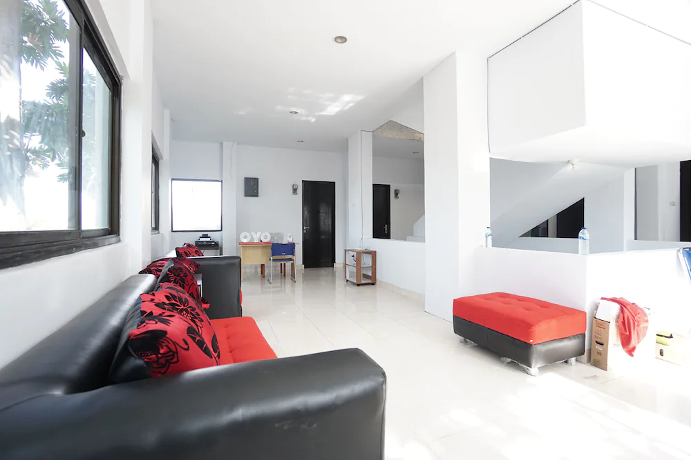 Putri Kesia Rooms by OYO Rooms