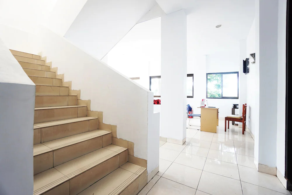 Putri Kesia Rooms by OYO Rooms