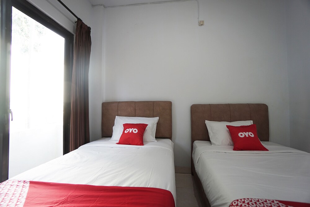 Putri Kesia Rooms by OYO Rooms
