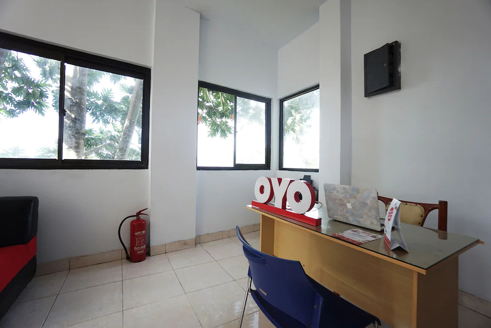 Putri Kesia Rooms by OYO Rooms