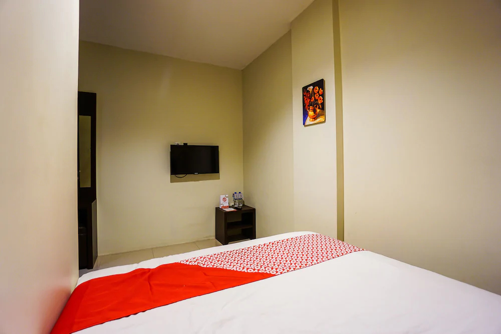 Rid's Hotel by OYO