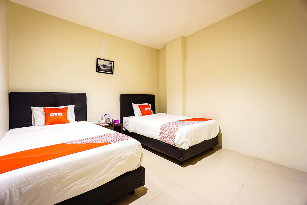Rid's Hotel by OYO