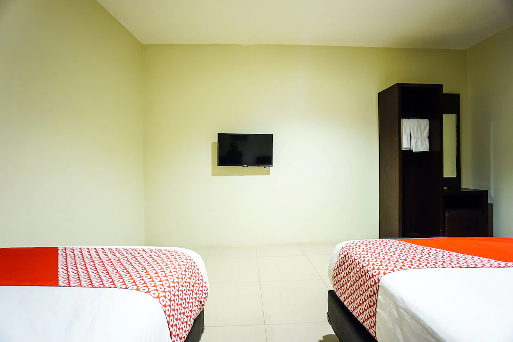 Rid's Hotel by OYO