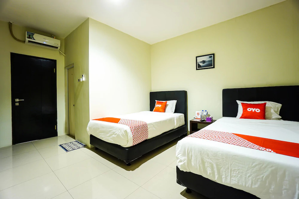 Rid's Hotel by OYO