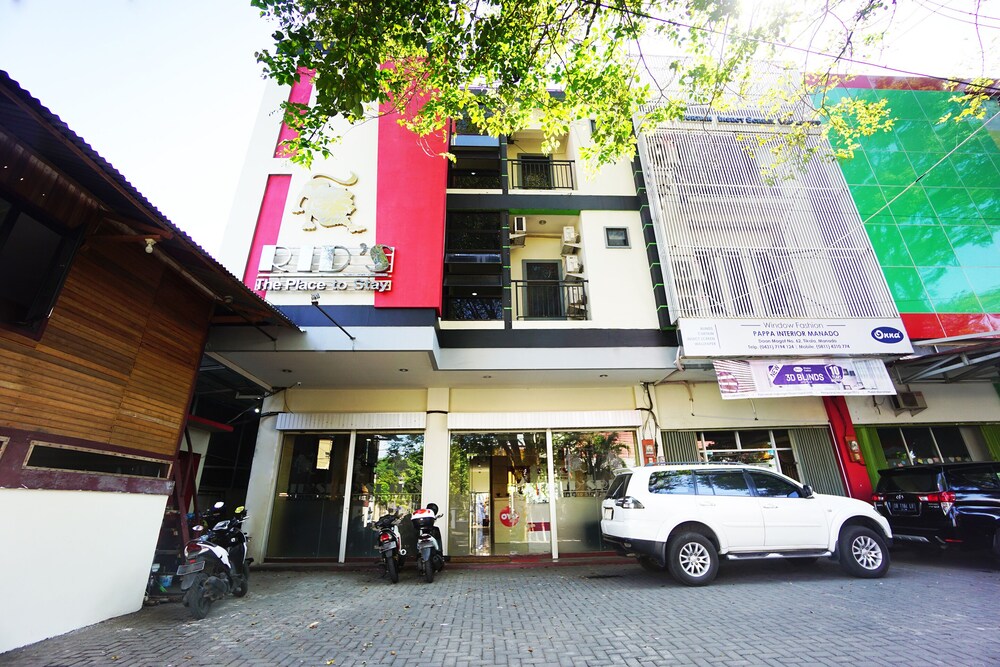 Rid's Hotel by OYO