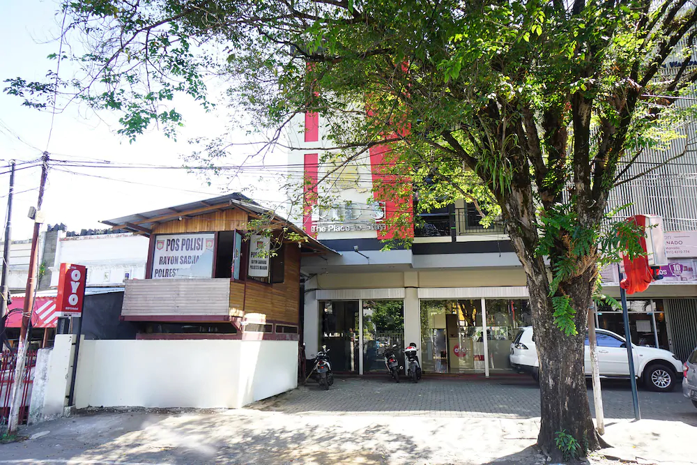 Rid's Hotel by OYO