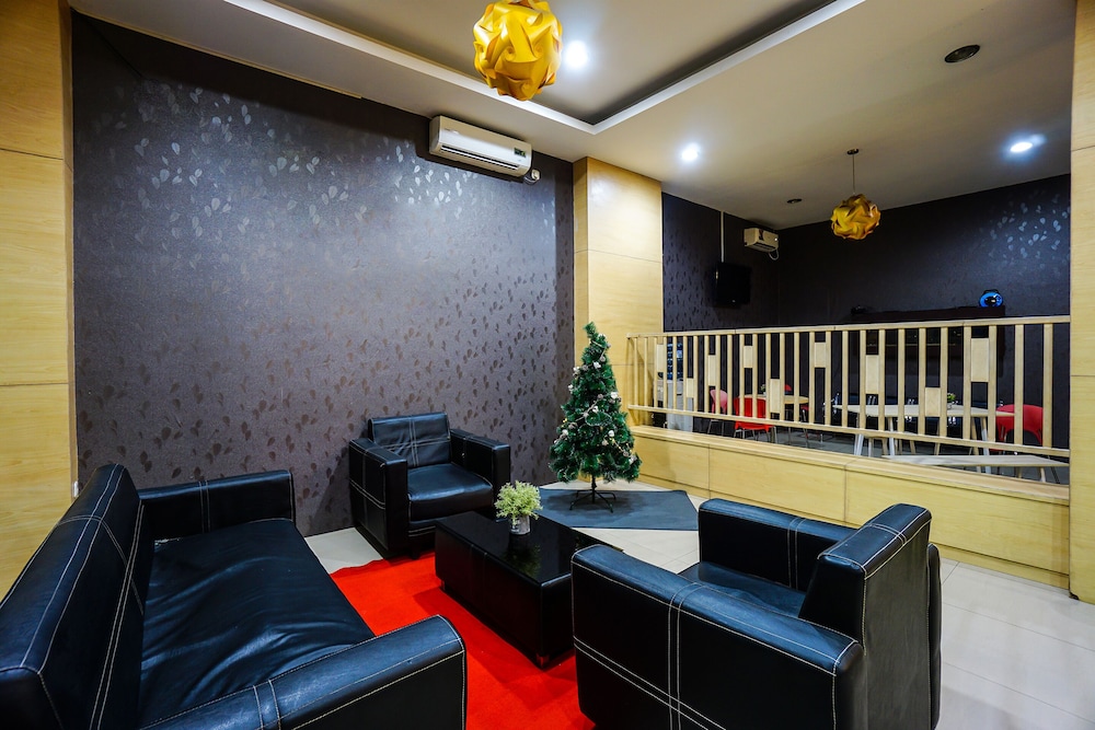 Rid's Hotel by OYO