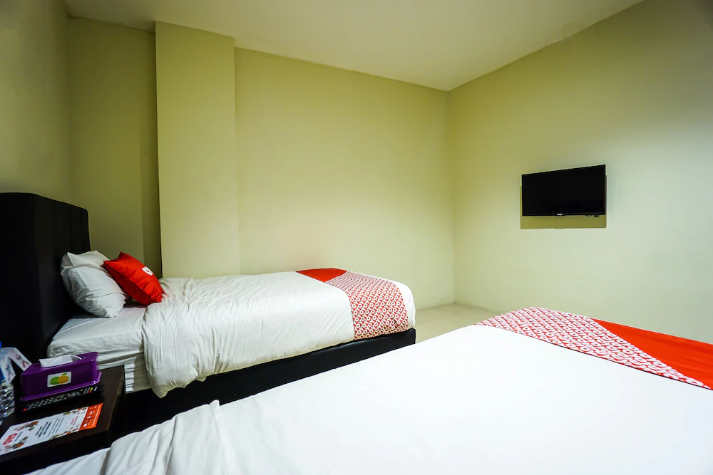 Rid's Hotel by OYO