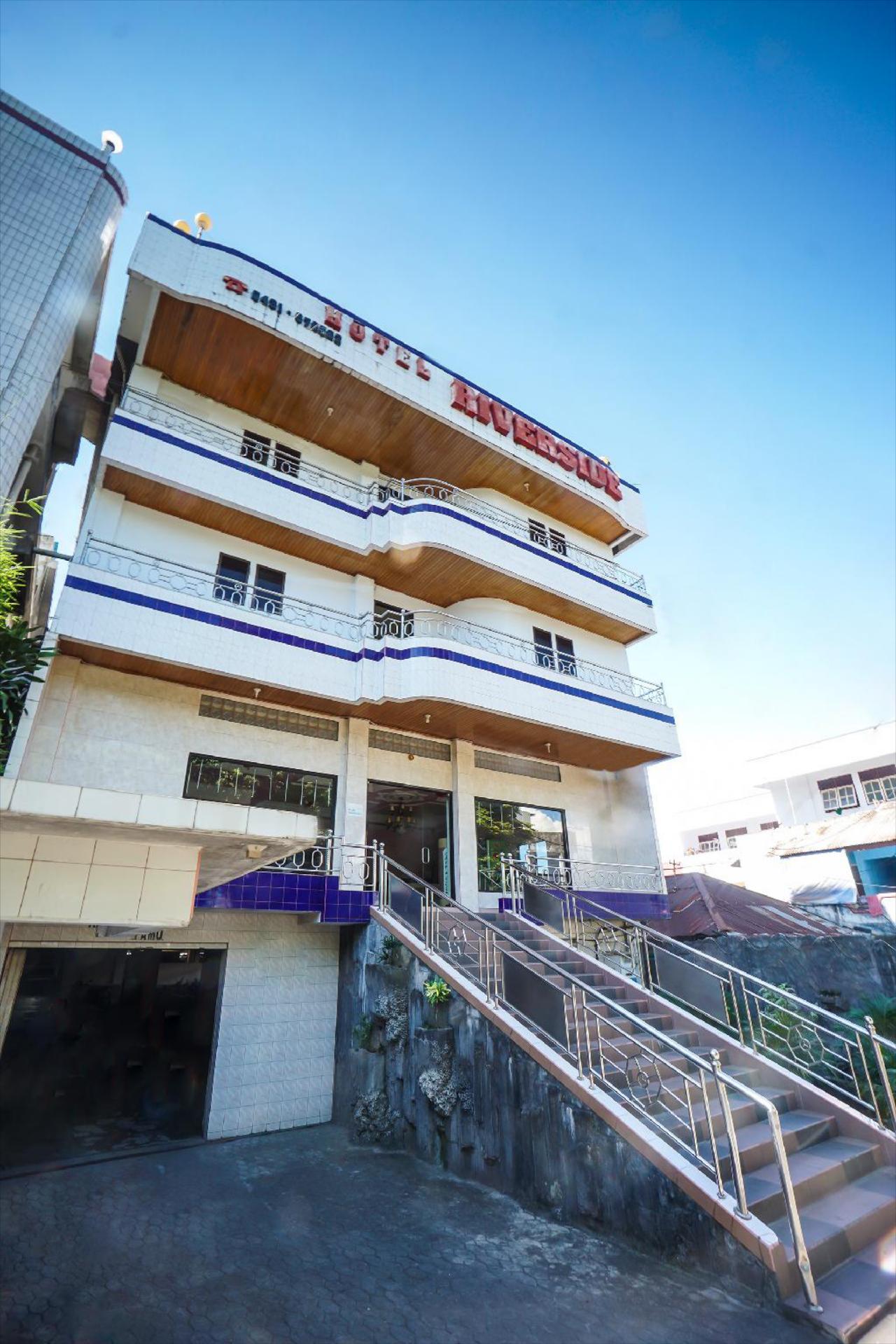 Riverside Hotel