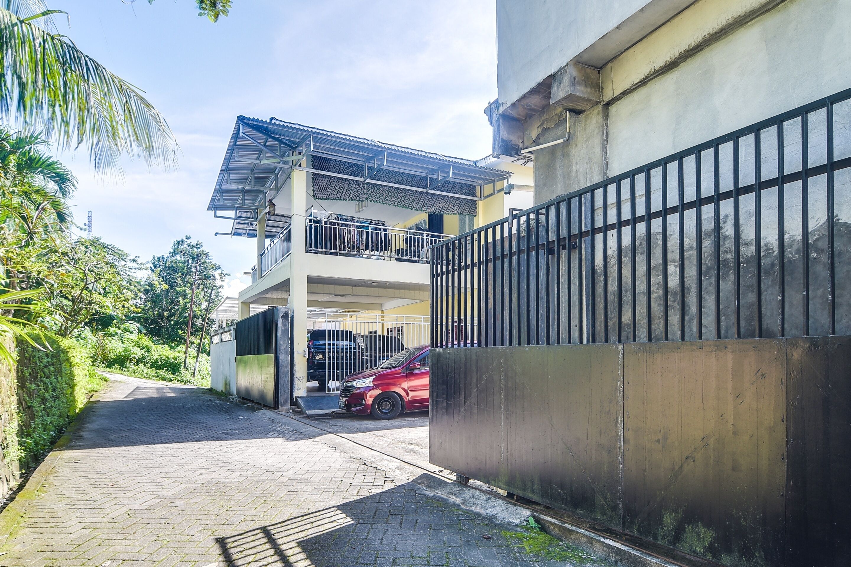 Spot On 92000 3m Kost Dan Homestay