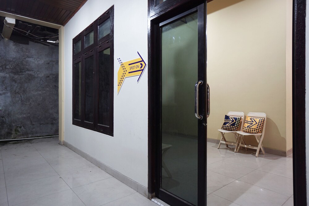 Tiga Mas Inn by OYO Rooms