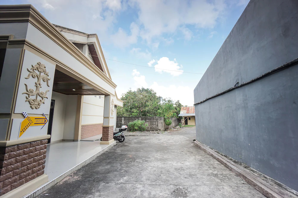 Tiga Mas Inn by OYO Rooms