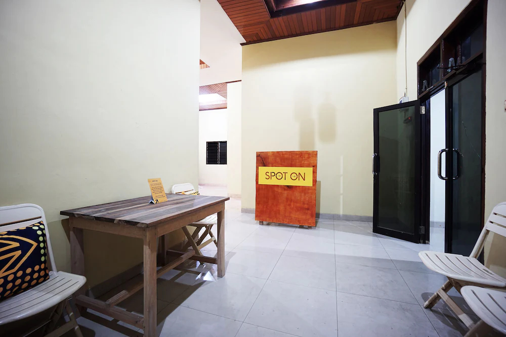 Tiga Mas Inn by OYO Rooms