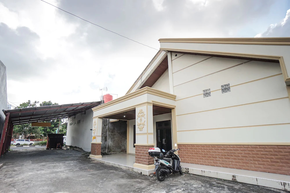 Tiga Mas Inn by OYO Rooms