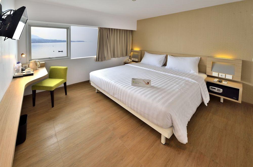 Whiz Prime Hotel Megamas Manado