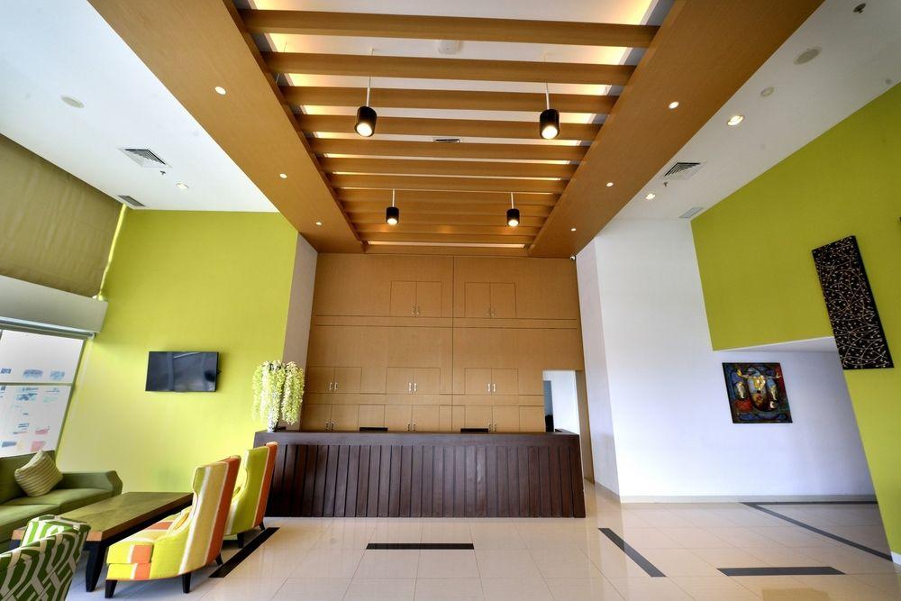 Whiz Prime Hotel Megamas Manado