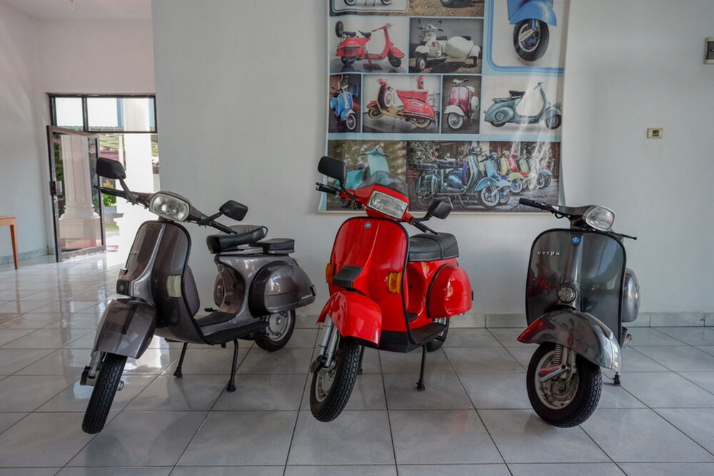 Hotel Horas Palopo by RedDoorz