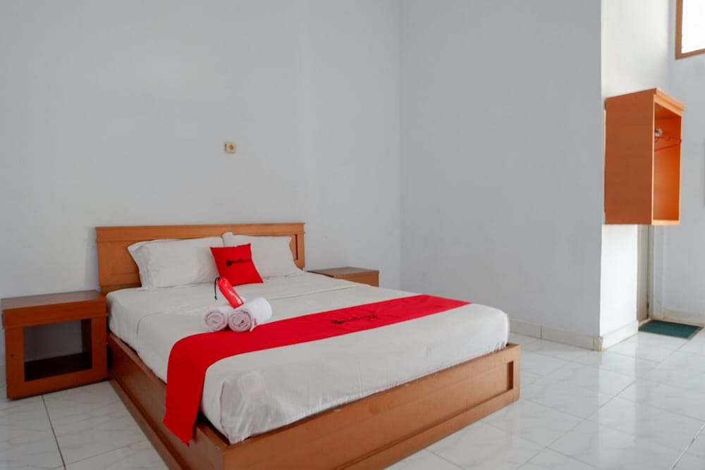 Hotel Horas Palopo by RedDoorz