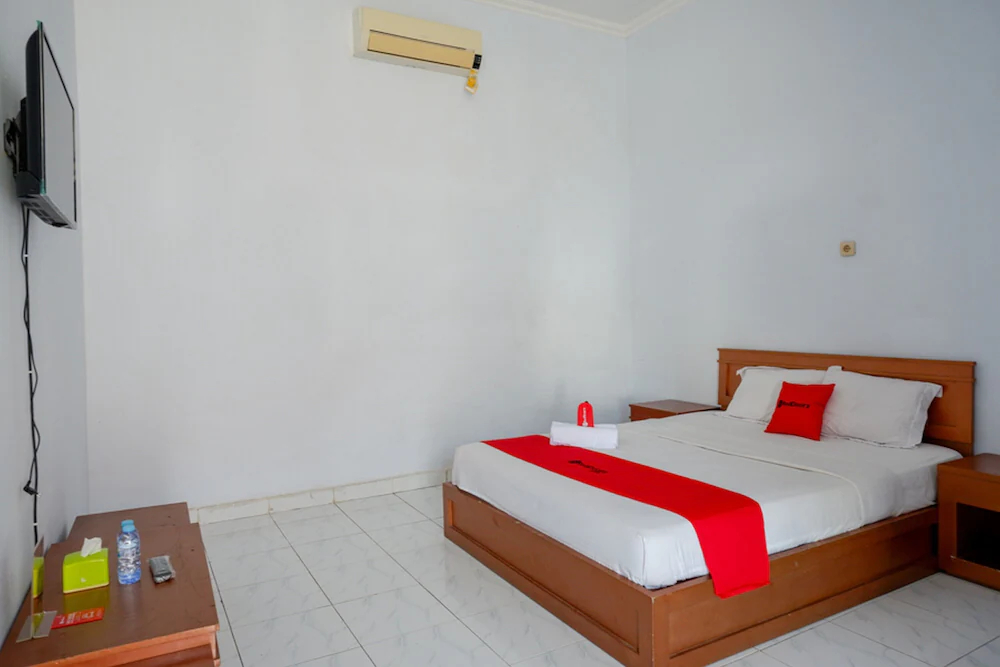 Hotel Horas Palopo by RedDoorz