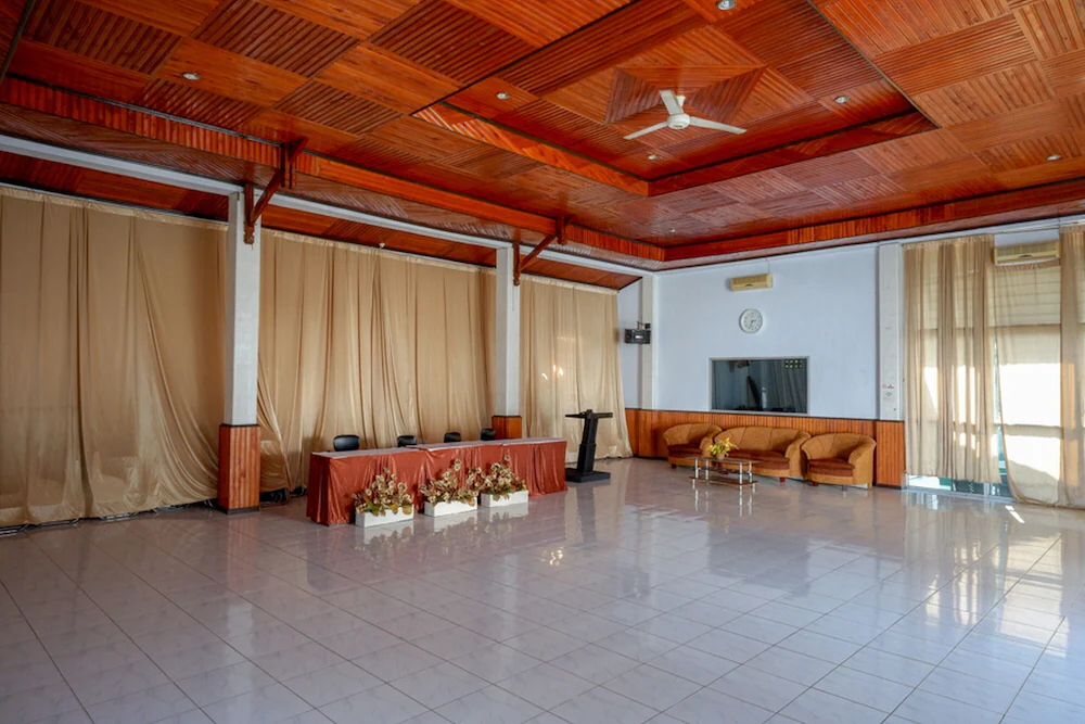 Hotel Horas Palopo by RedDoorz