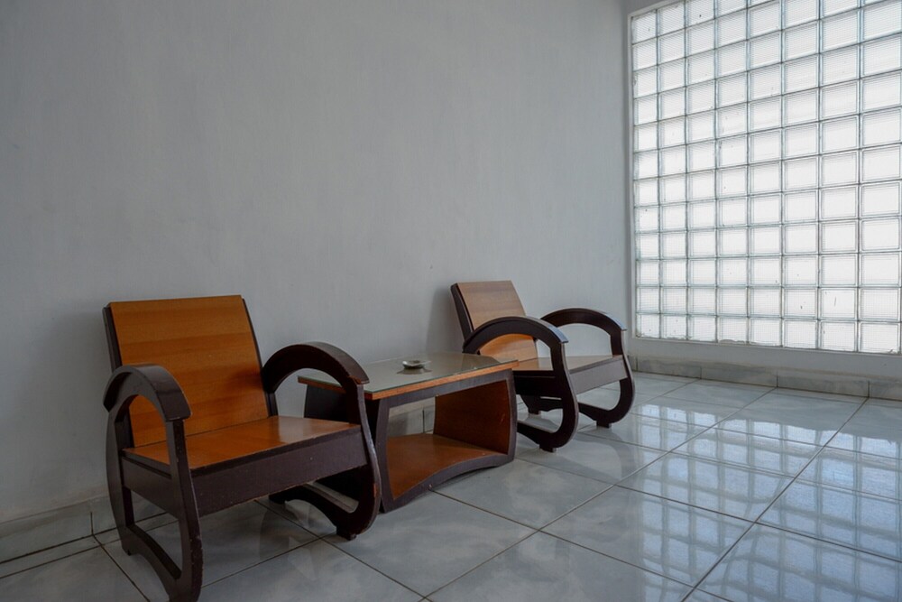 Hotel Horas Palopo by RedDoorz