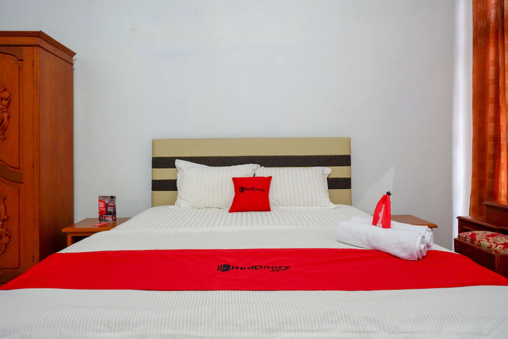 Hotel Horas Palopo by RedDoorz