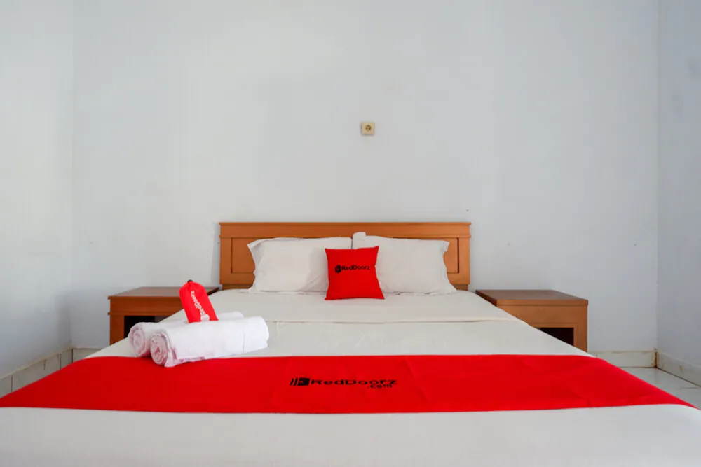 Hotel Horas Palopo by RedDoorz