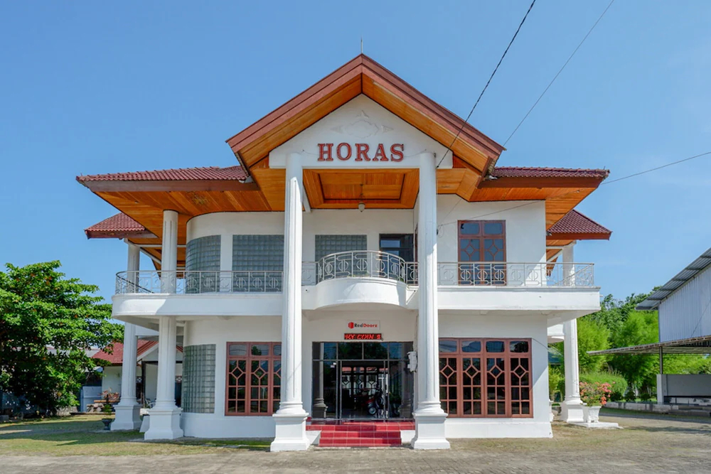 Hotel Horas Palopo by RedDoorz