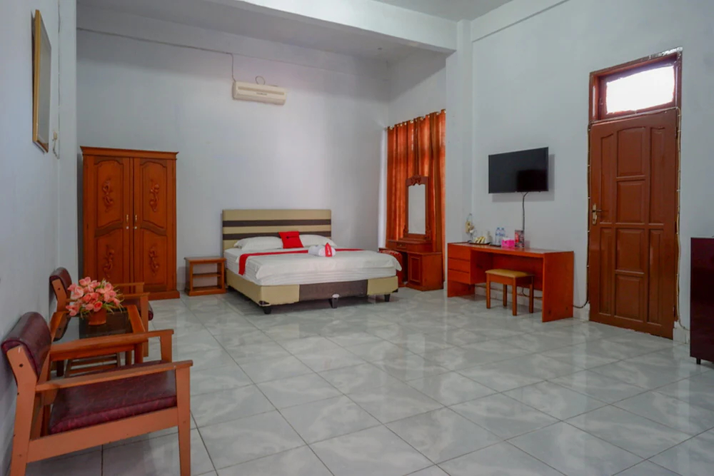 Hotel Horas Palopo by RedDoorz