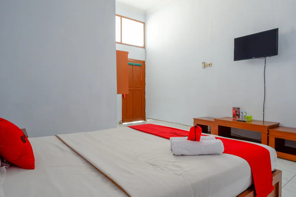 Hotel Horas Palopo by RedDoorz