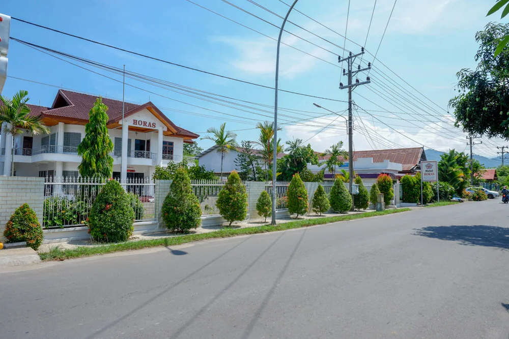 Hotel Horas Palopo by RedDoorz