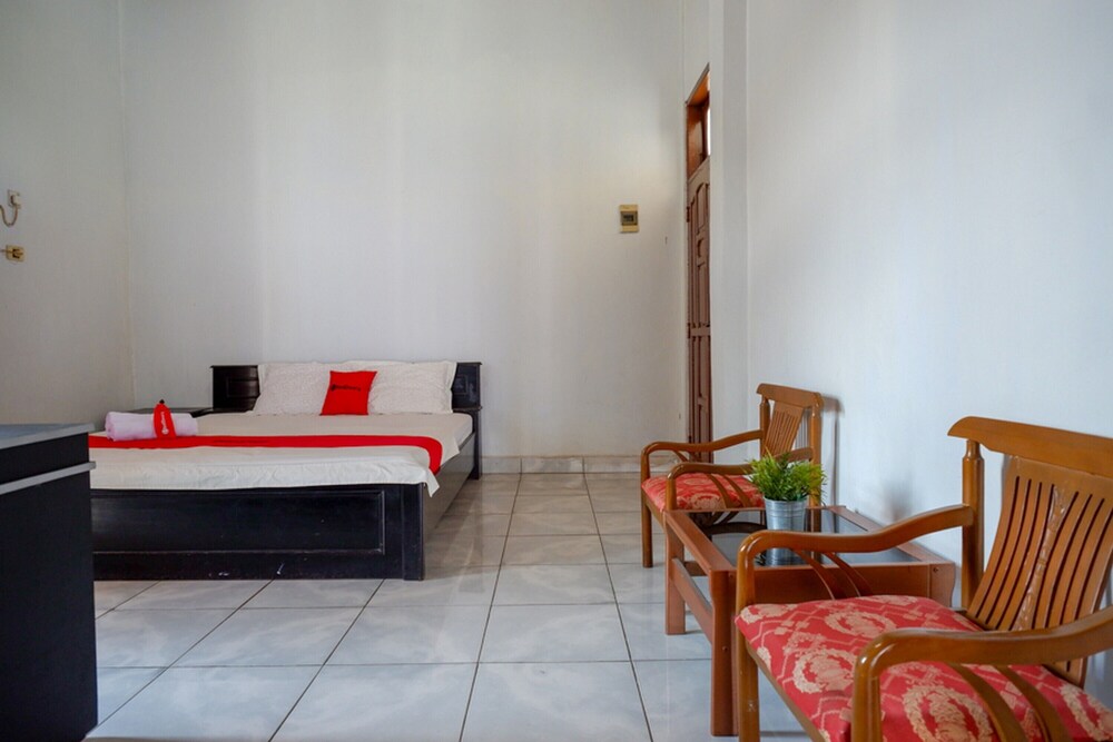 Hotel Horas Palopo by RedDoorz