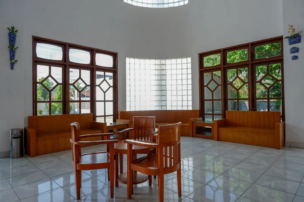 Hotel Horas Palopo by RedDoorz