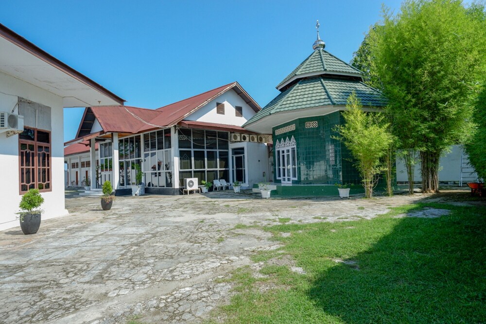 Hotel Horas Palopo by RedDoorz