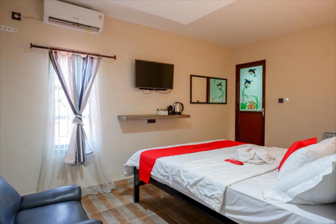 Hotel Larona by RedDoorz