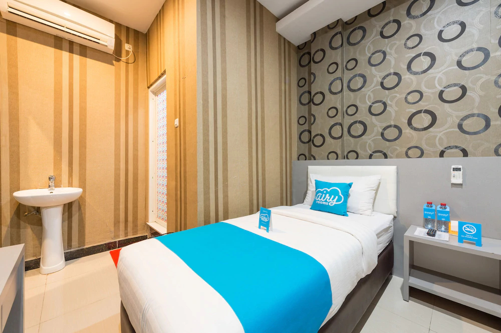 Airy Tatura Emmy Saelan 33 Palu