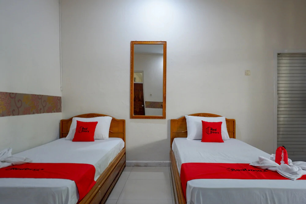 Alam Raya Hotel by RedDoorz
