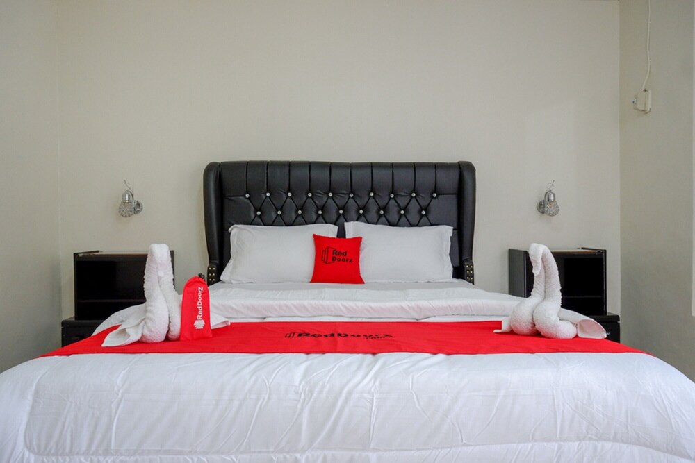 Alam Raya Hotel by RedDoorz