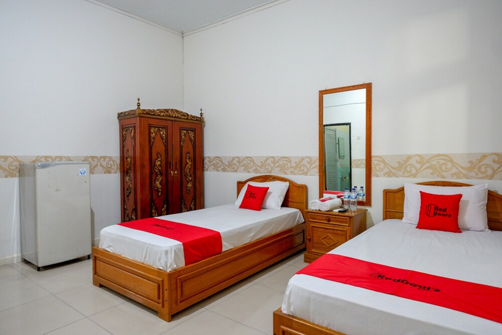 Alam Raya Hotel by RedDoorz