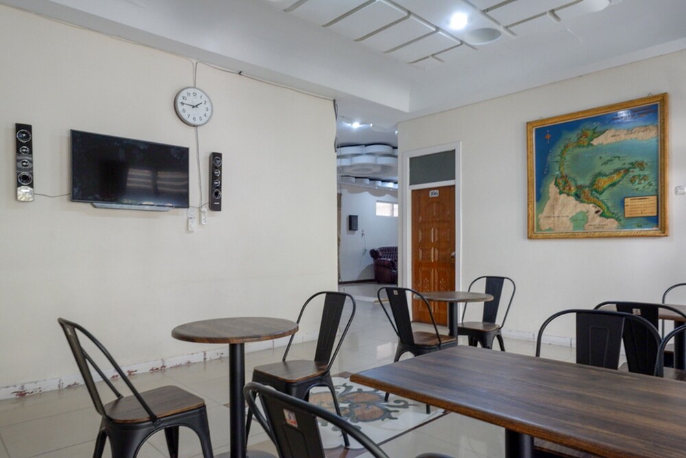 Alam Raya Hotel by RedDoorz
